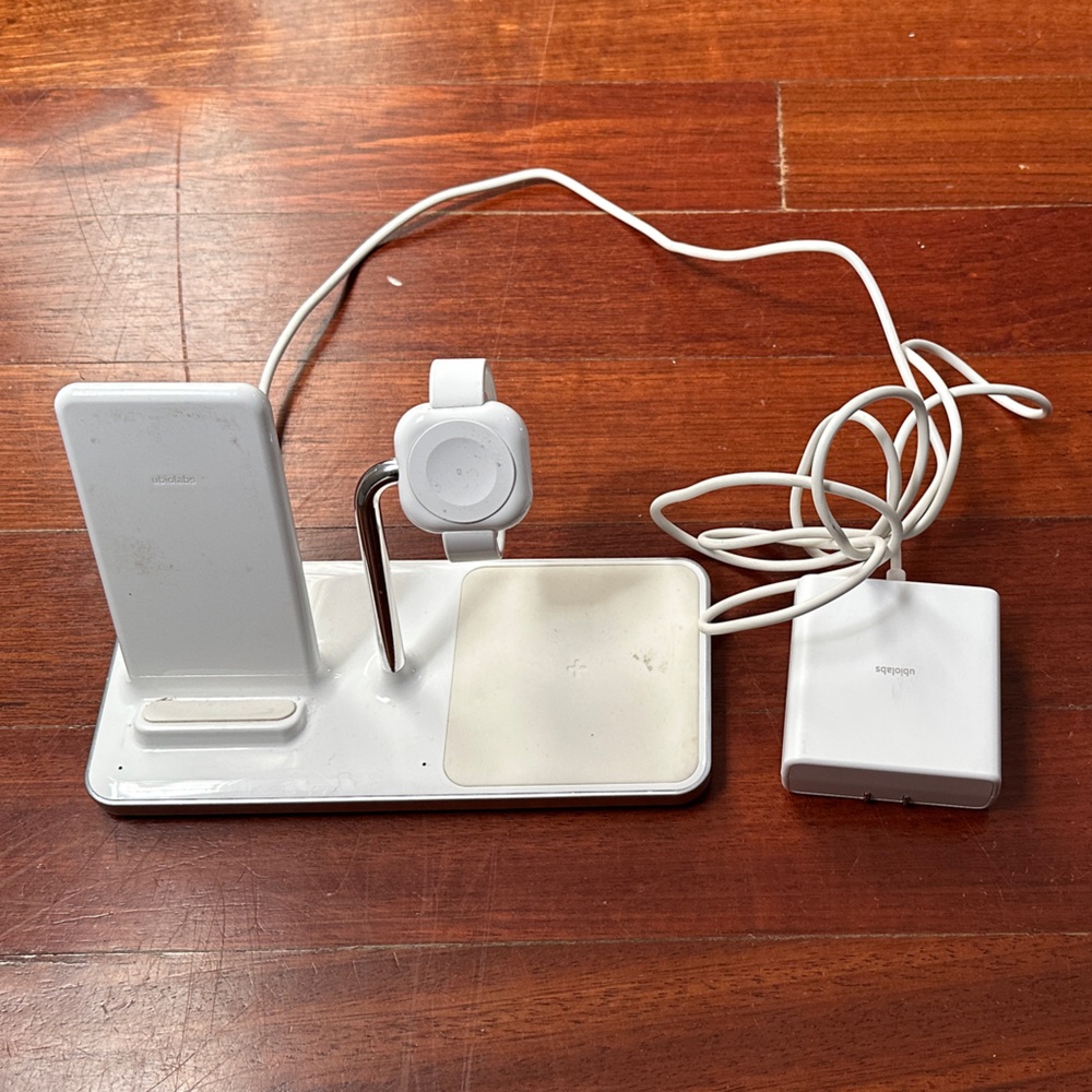 White Multi-Device Charging Dock White Charger